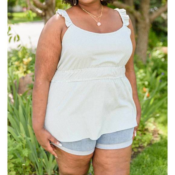 NEW 143 STORY backyard picnic top in green/white gingham print - Picture 4 of 6